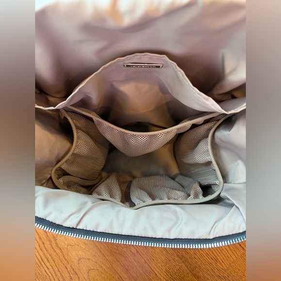 lululemon athletica Black Nylon Parent Backpack/Diaper Bag - Picture 4 of 14